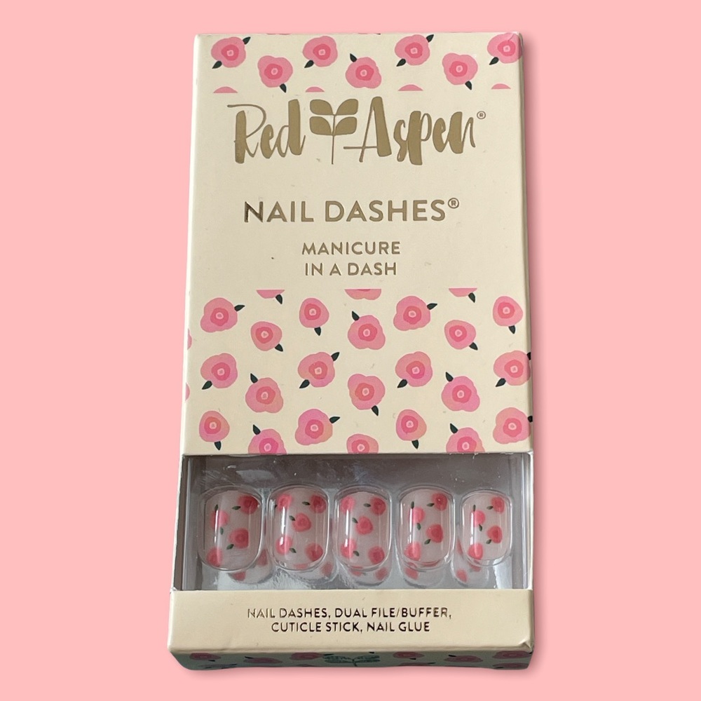 NIB Red Aspen Short Square Nail Dashes in Laurel In Floral